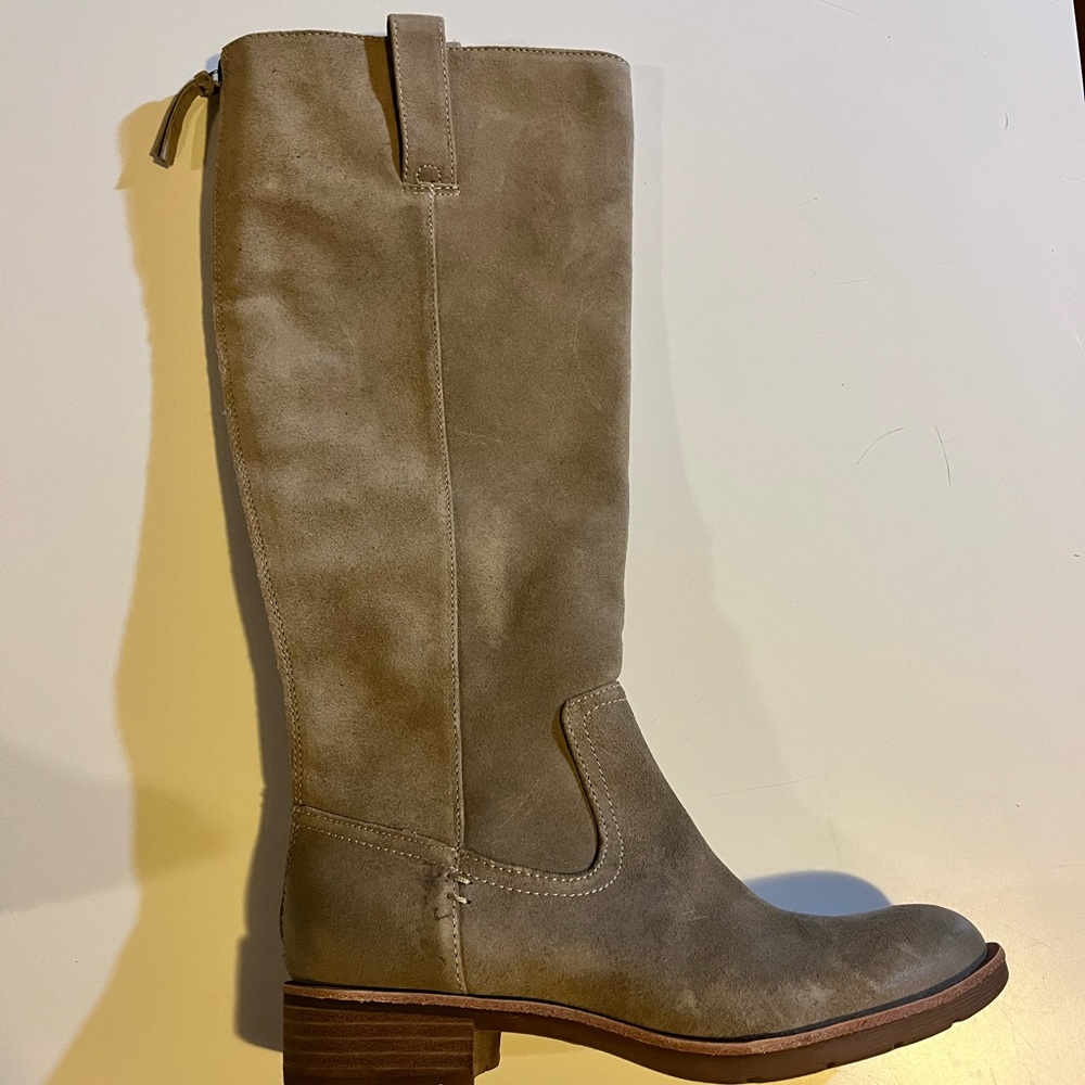 NWOB Sofft boots
